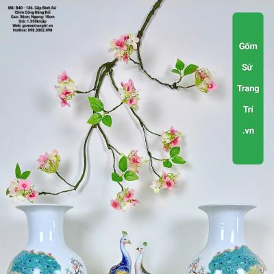 Cặp bình sứ hoạ tiết Chim Công Đăng Đối - sản phẩm trang trí nhà cừa ý nghĩa và độc đáo